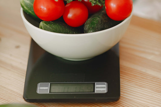 Pesare gli alimenti durante la dieta: buona o cattiva abitudine?